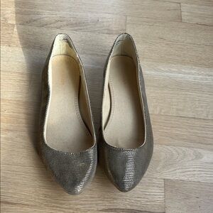 Old Navy Gold Women's Flats